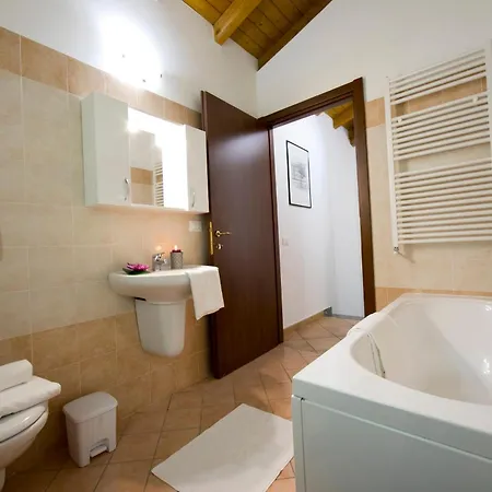 Le Betulle Garden In - Happy * 拉韦诺-蒙贝洛