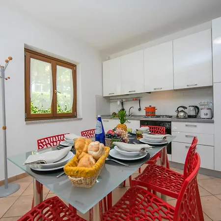 别墅 Le Betulle Garden In - Happy