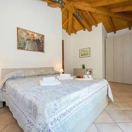 빌라 Le Betulle Garden In - Happy