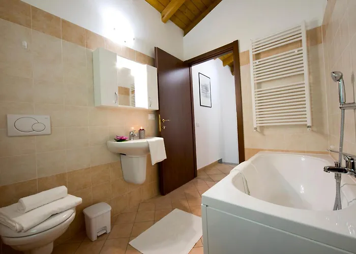 Le Betulle Garden In - Happy * ラヴェーノ・モンベッロ