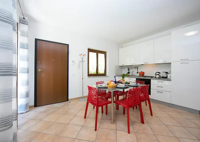 Le Betulle Garden In - Happy ラヴェーノ・モンベッロ