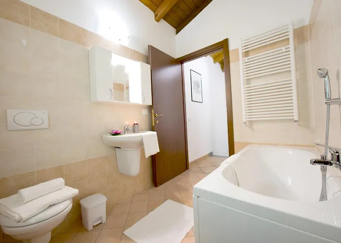 빌라 Le Betulle Garden In - Happy